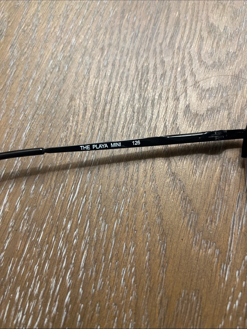 QUAY SUN GLASSES